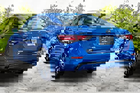Used 2025 Nissan Sentra SV w/ SV Premium Package image 2