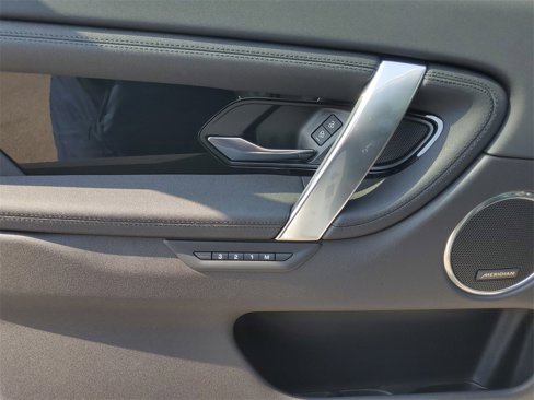 Used 2024 Land Rover Discovery Sport S image 11