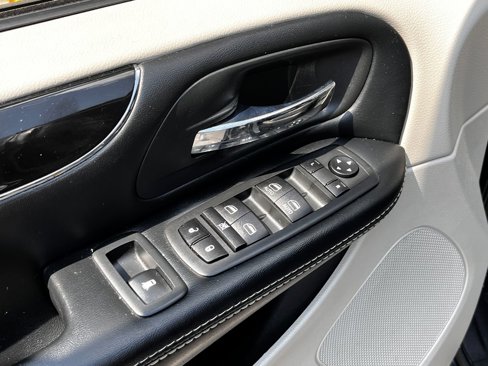 Used 2019 Dodge Grand Caravan SXT image 22