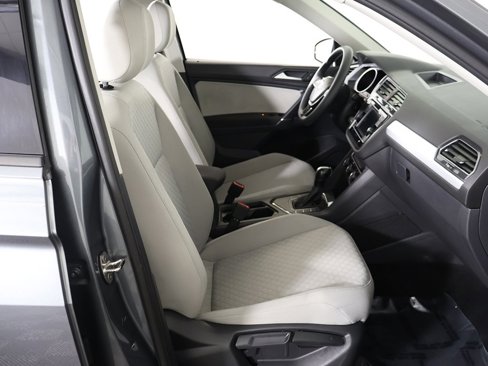 Used 2020 Volkswagen Tiguan S image 29