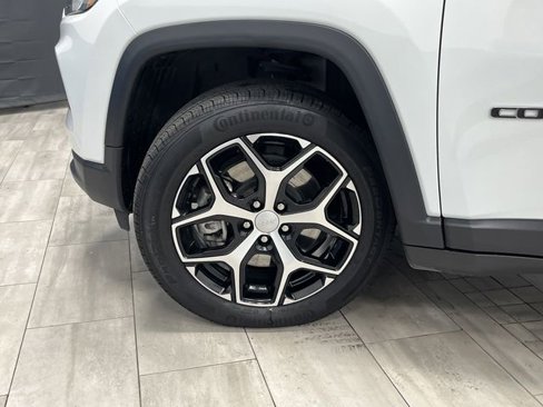 Certified 2024 Jeep Compass Limited image 35