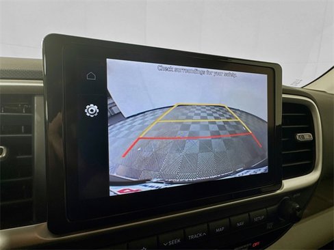 Used 2022 Hyundai Venue Limited image 12