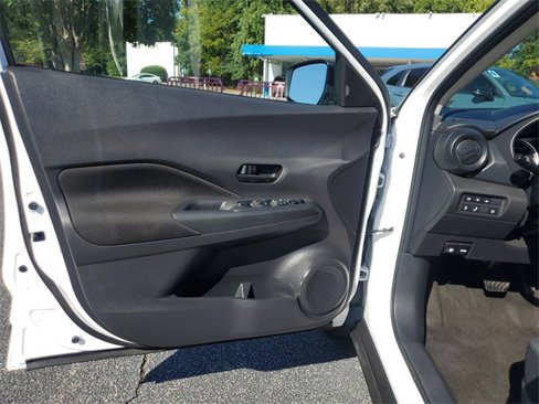 Used 2024 Nissan Kicks S image 18