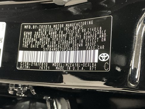 Used 2025 Toyota Corolla LE image 36