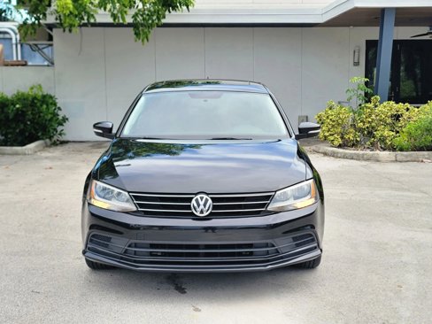 Used 2015 Volkswagen Jetta Sport image 2
