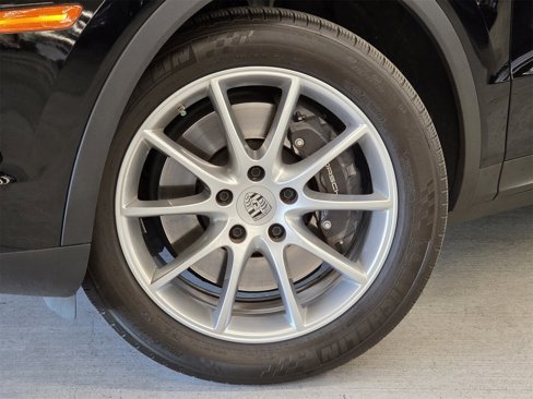 Certified 2023 Porsche Cayenne image 25