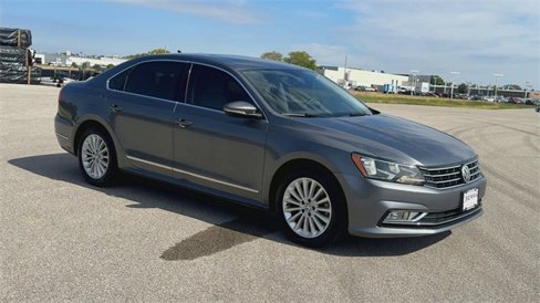 Used 2016 Volkswagen Passat 1.8T SE image 2