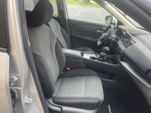 Used 2022 Nissan Rogue SV image 43