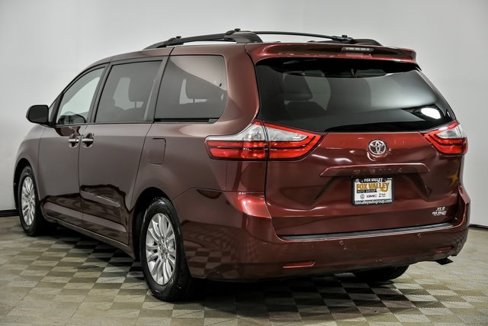 Used 2015 Toyota Sienna XLE image 5