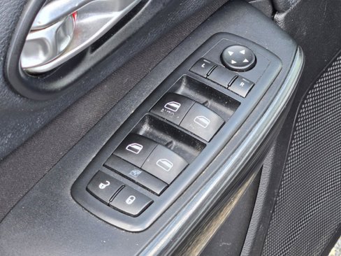 Used 2016 Jeep Cherokee Latitude w/ Safety/Convenience Group image 19