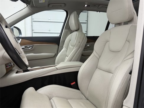 Used 2017 Volvo XC90 T6 Inscription w/ Vision Package image 14