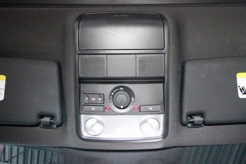 Used 2013 Volkswagen Golf R 4-Door image 12
