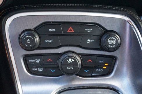 Used 2017 Dodge Challenger SXT image 31