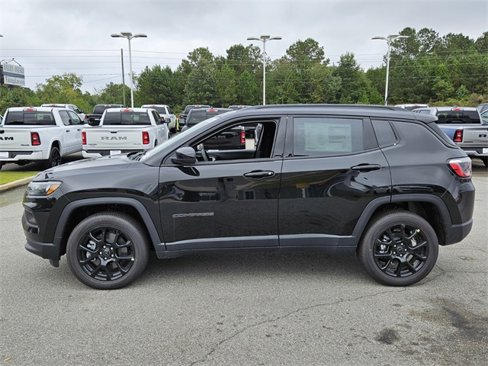 New 2026 Jeep Compass Latitude image 5