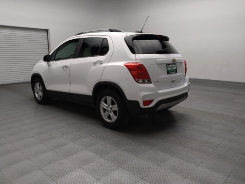 Used 2020 Chevrolet Trax LT w/ LT Convenience Package image 5