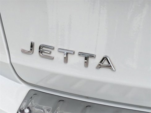 Used 2024 Volkswagen Jetta Sport image 12