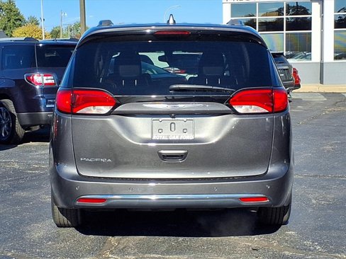 Used 2020 Chrysler Pacifica Touring-L Plus image 23