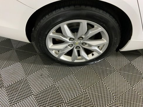 Used 2017 Chevrolet Impala LT image 18