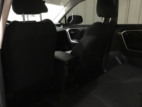 Used 2021 Toyota RAV4 LE image 42
