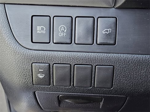Used 2018 Toyota Highlander SE image 35