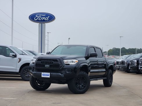 Used 2020 Toyota Tacoma SR image 3