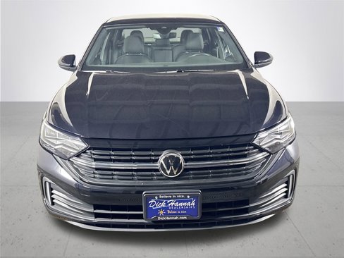 Certified 2024 Volkswagen Jetta Sport image 3