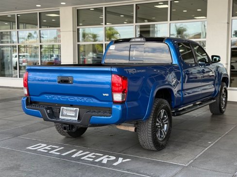 Used 2017 Toyota Tacoma TRD Sport image 12