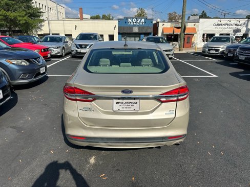 Used 2017 Ford Fusion SE image 10