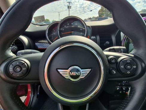Used 2018 MINI Cooper S image 25