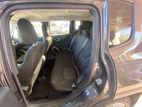 Used 2017 Jeep Renegade Latitude image 13