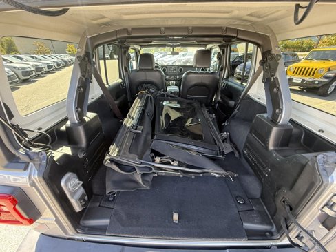 Used 2018 Jeep Wrangler Unlimited Sahara w/ Dual Top Group image 23