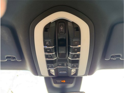 Used 2019 Porsche Macan image 25
