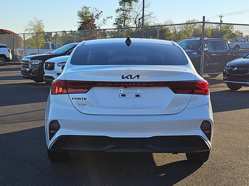 Used 2023 Kia Forte LXS w/ LXS Technology Package image 5
