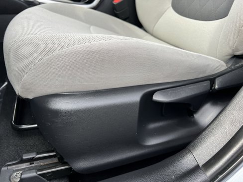 Used 2022 Toyota Corolla LE image 12