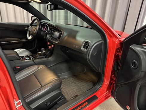 Used 2015 Dodge Charger SXT w/ Premium Group image 8