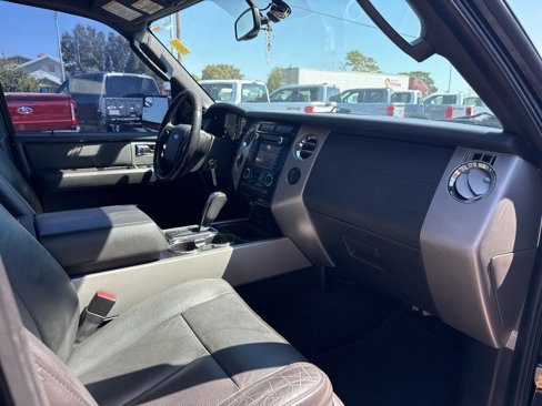 Used 2013 Ford Expedition Limited image 24