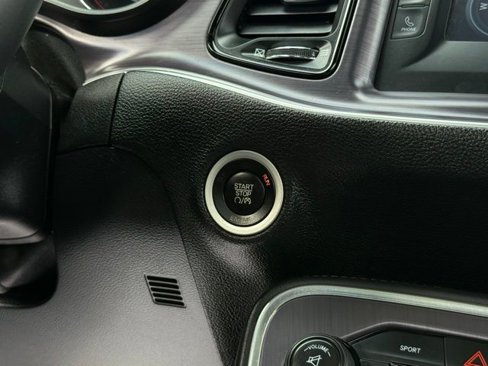 Used 2015 Dodge Challenger SXT w/ Driver Convenience Group image 23