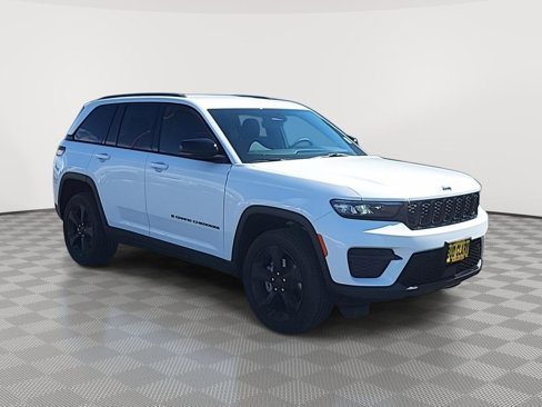 New 2025 Jeep Grand Cherokee Altitude image 22