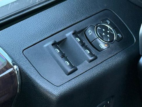 Used 2015 Ford F150 Platinum w/ Equipment Group 701A Luxury image 32