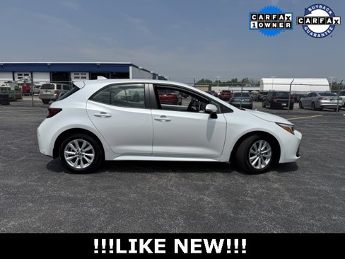 Used 2025 Toyota Corolla SE w/ SE Package image 10