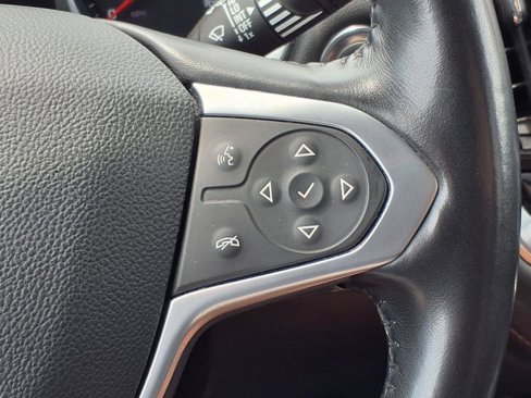 Used 2021 Chevrolet Traverse LT image 19