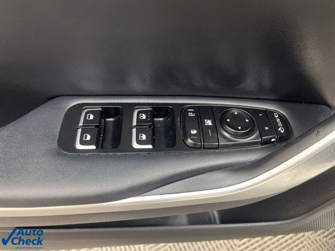 Used 2018 Kia Stinger Premium image 30