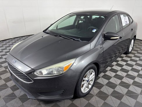 Used 2015 Ford Focus SE image 3