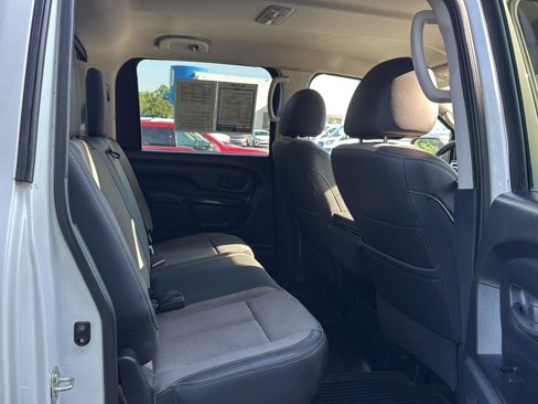 Used 2017 Nissan Titan S image 11