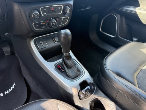 Used 2018 Jeep Compass Latitude w/ Popular Equipment Group image 13