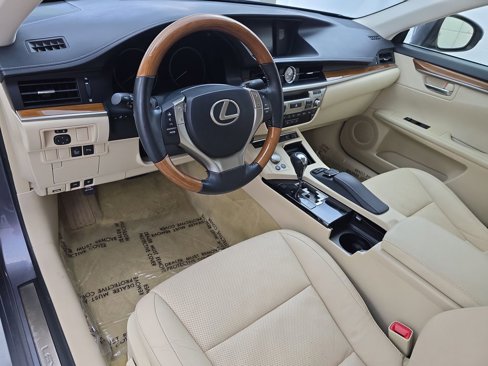 Used 2015 Lexus ES 300h image 15