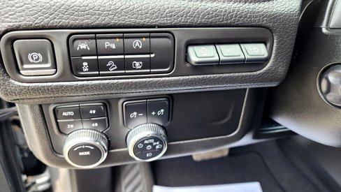 Used 2023 GMC Yukon Denali image 15