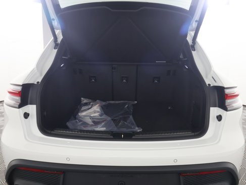 New 2024 Porsche Macan image 21
