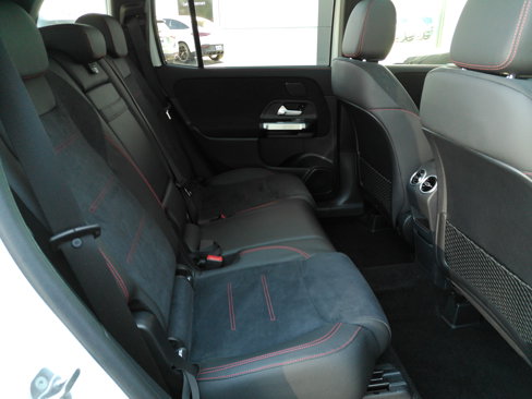 Used 2024 Mercedes-Benz GLB 250 4MATIC image 23