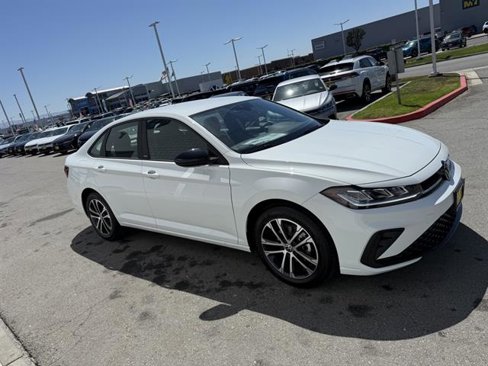 New 2025 Volkswagen Jetta Sport image 7